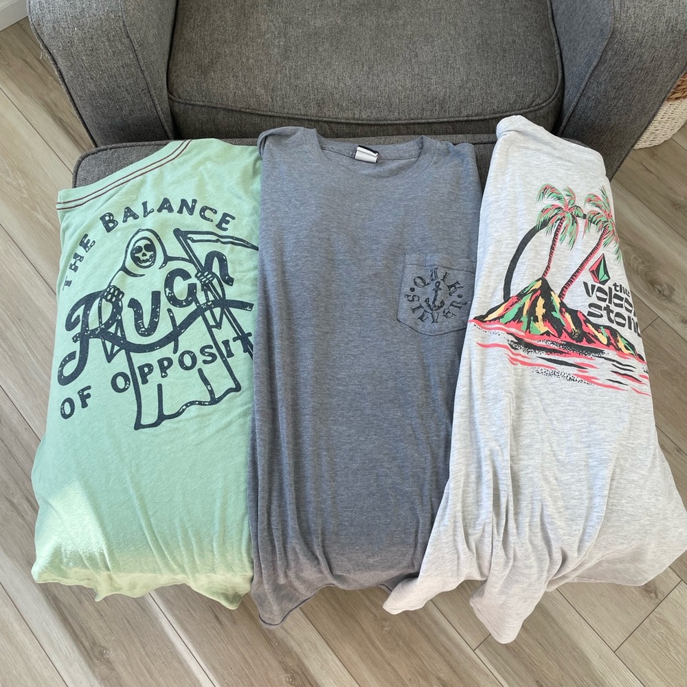 3 surf t-shirts Men’s Volcom RVCA Quicksilver